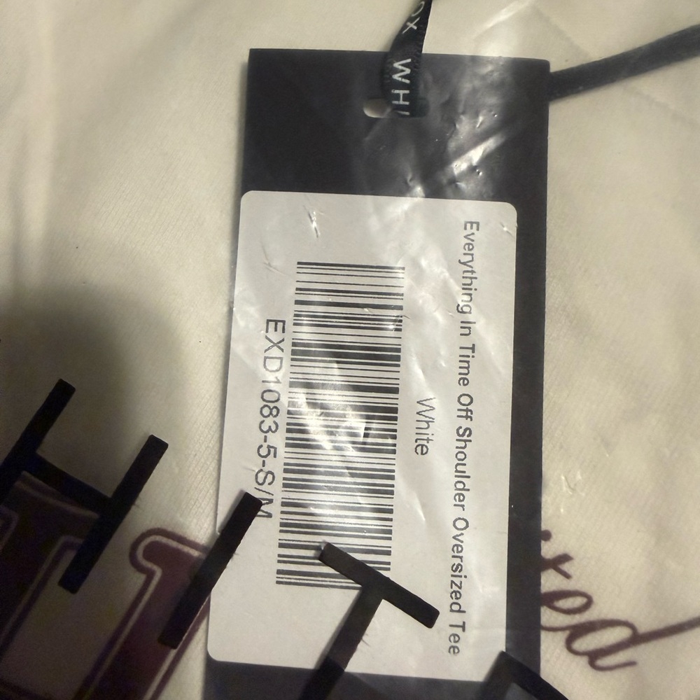 NWT White Fox Everything In Time Off Shoulder Oversized Tee - Picture 5 of 6